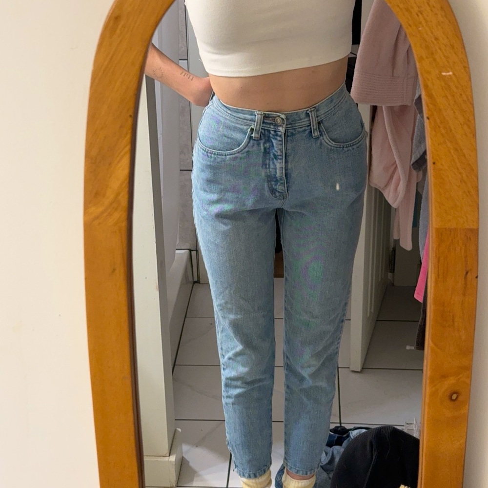 vintage high waisted light wash blue jeans with ankle zips